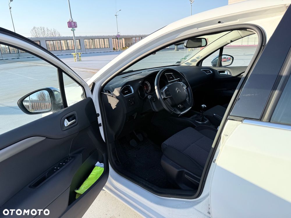 Citroën C4 e-HDi 115 Selection - 11