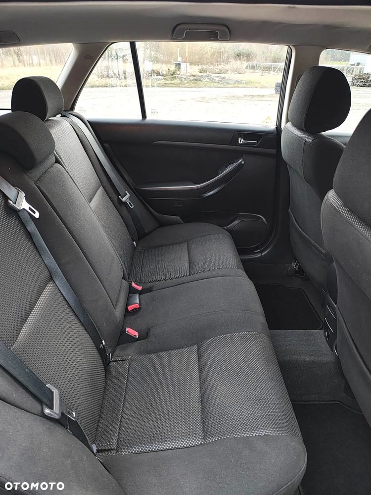 Toyota Avensis 1.8 VVT-i - 34