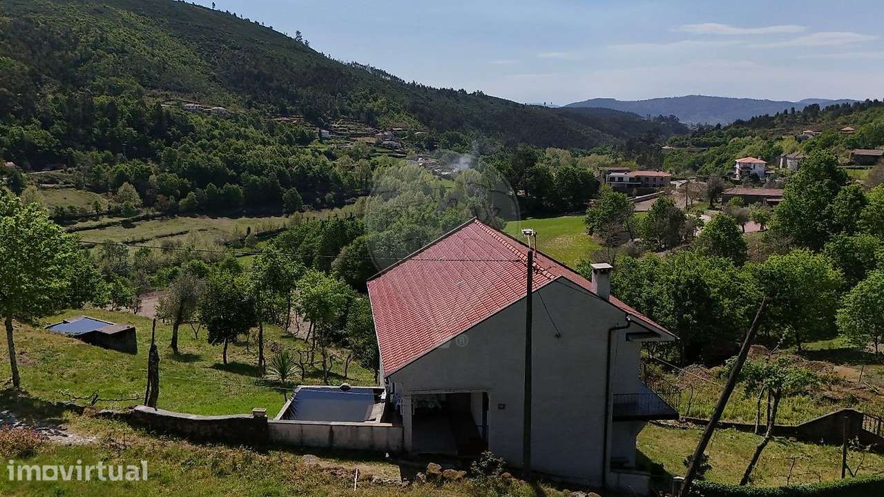 Moradia T4 para venda - Grande imagem: 2/17