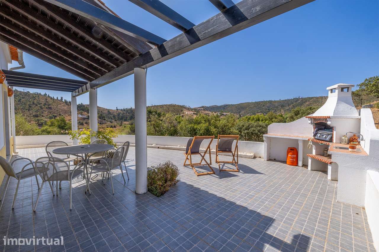 CASA TÉRREA ELEVADA COM VISTAS PANORAMICAS PARA ODECEIXE - Grande imagem: 3/29