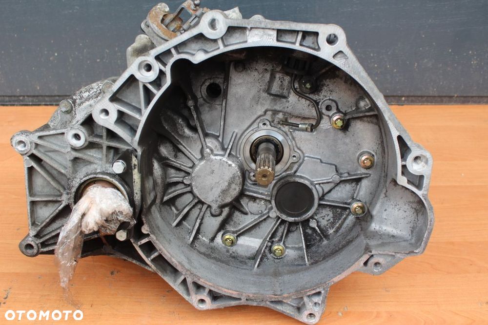 SKRZYNIA BIEGÓW OPEL VECTRA C SIGNUM 2.2 16V 5 BIEGÓW F23 Z22SE - 4