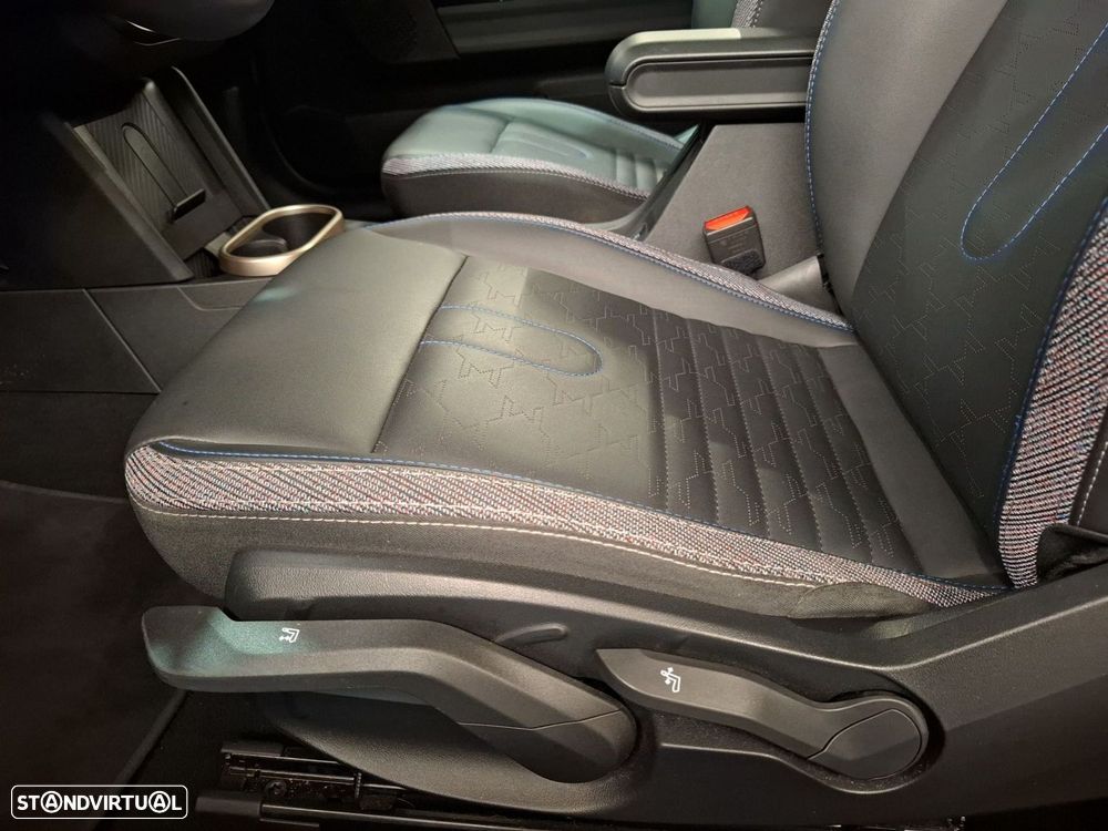 MINI Cabrio C Favoured - 15