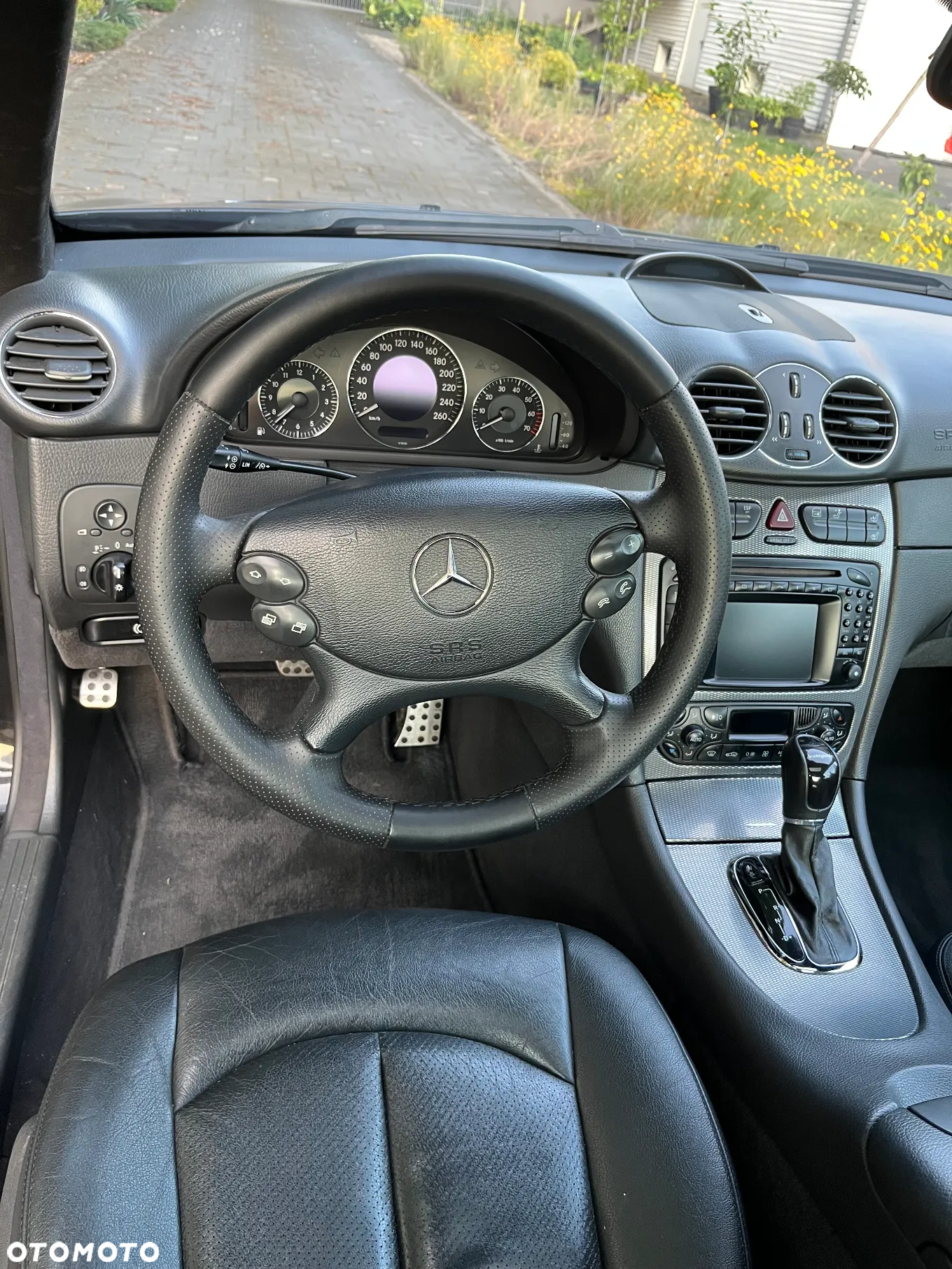 Mercedes-Benz CLK 320 - 25