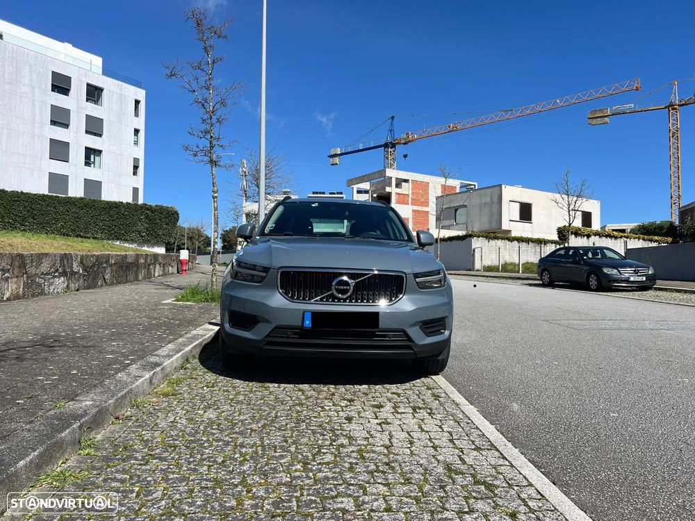 Volvo XC 40 1.5 T2 Momentum Core Geartronic - 2
