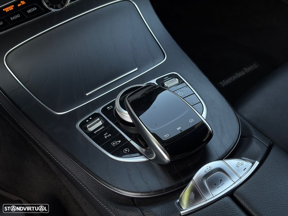 Mercedes-Benz E 220 d Aut. - 38