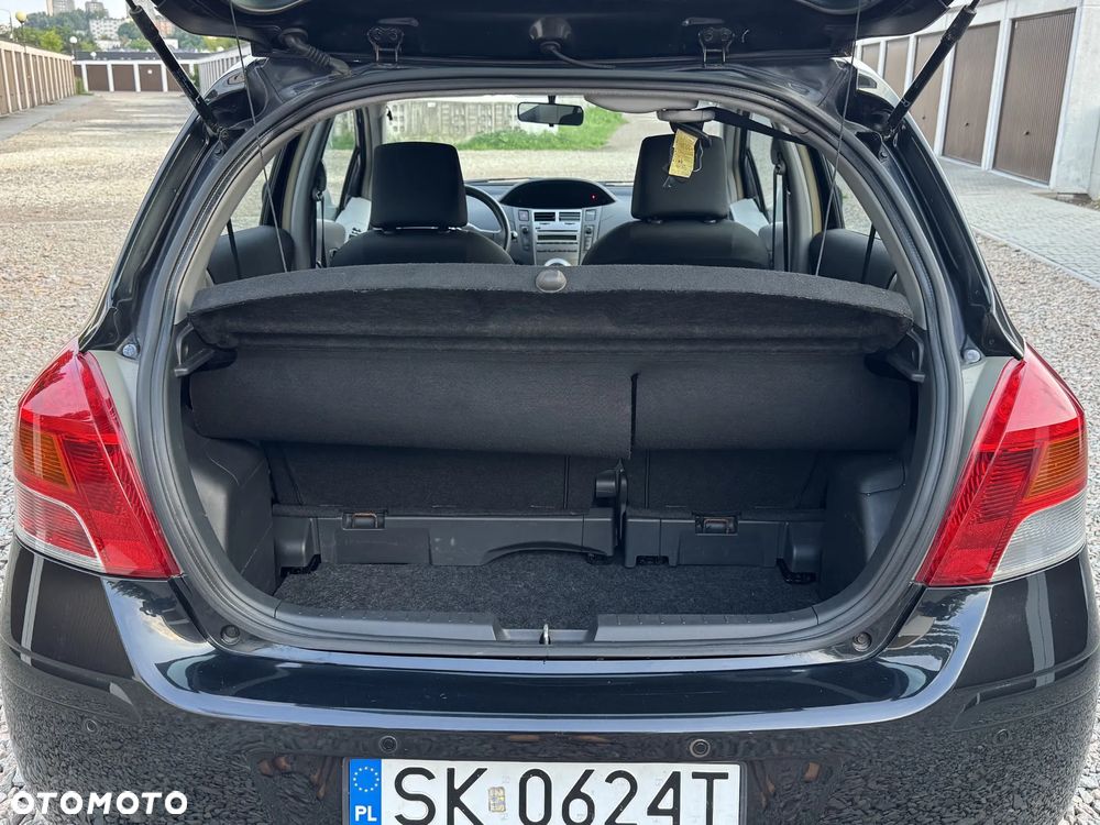 Toyota Yaris - 12