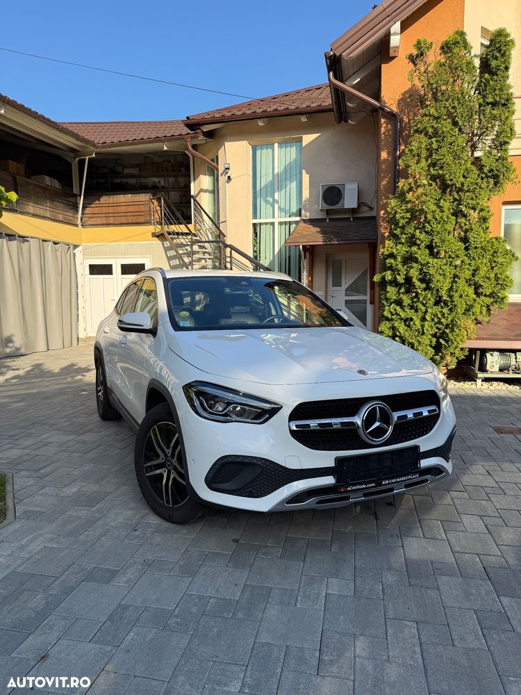 Mercedes-Benz GLA - 2