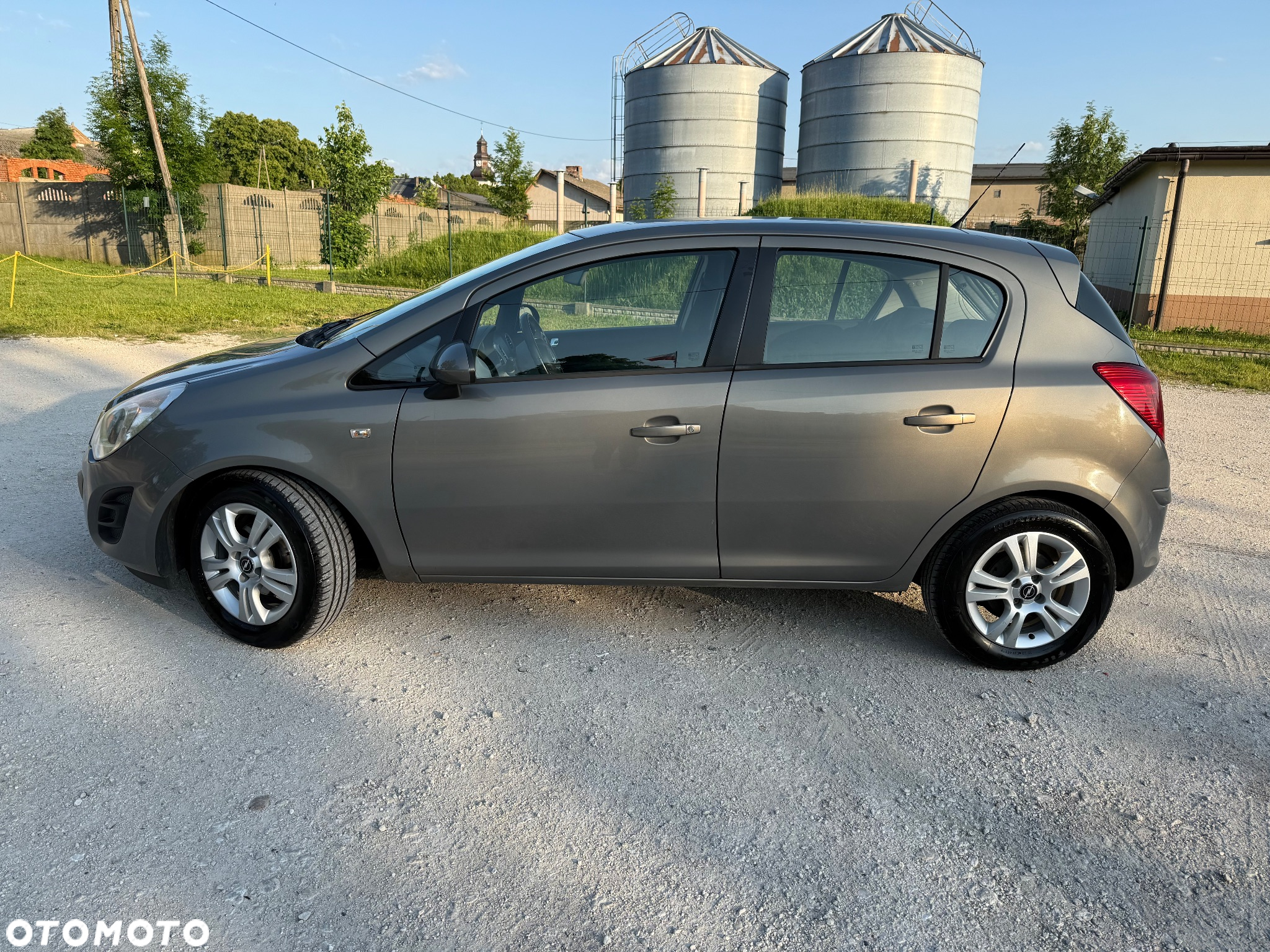 Opel Corsa 1.2 16V Essentia - 4