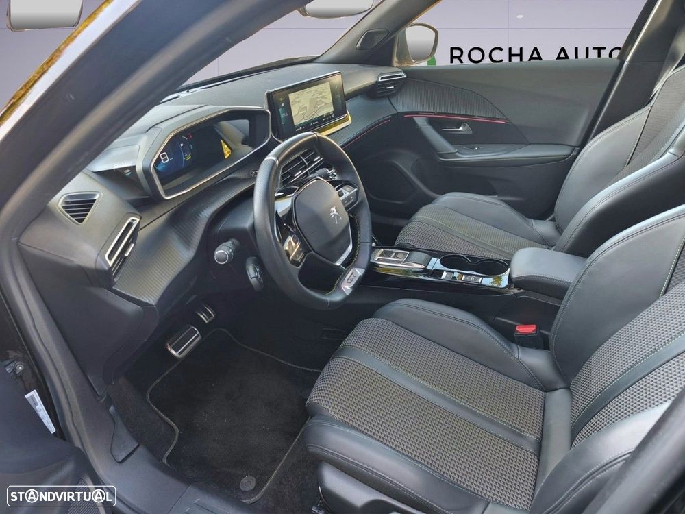Peugeot e-2008 50 kWh GT - 6
