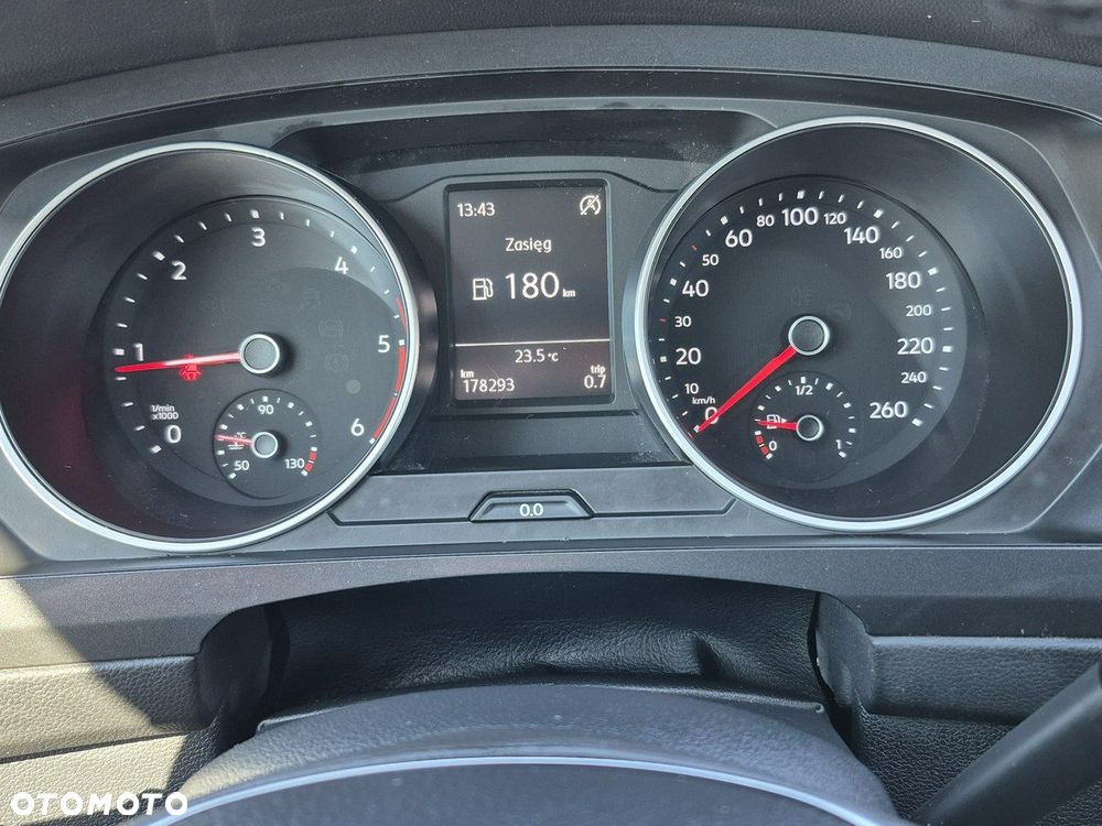 Volkswagen Tiguan - 9