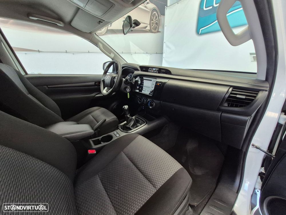 Toyota Hilux 2.4 D-4D 2WD CD - 23