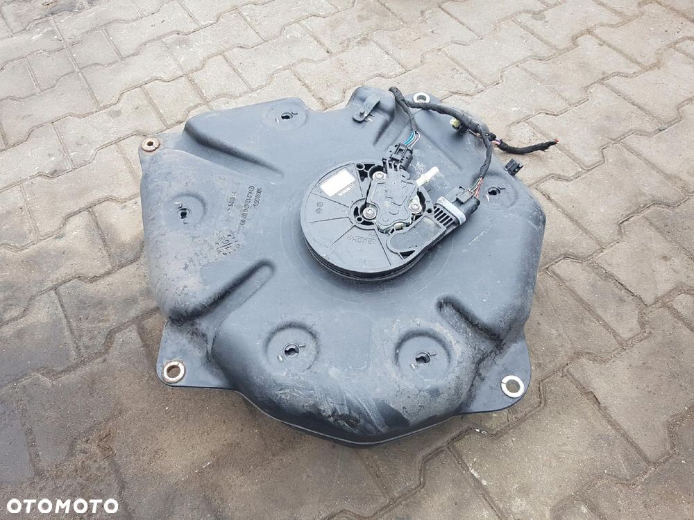 MERCEDES E KLASA W212 LIFT 12-16r 2.2 CDI ZBIORNIK POMPKA ADBLUE - 1
