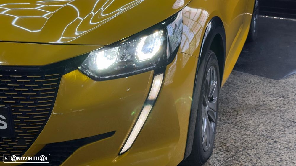 Peugeot e-208 Allure Pack - 14