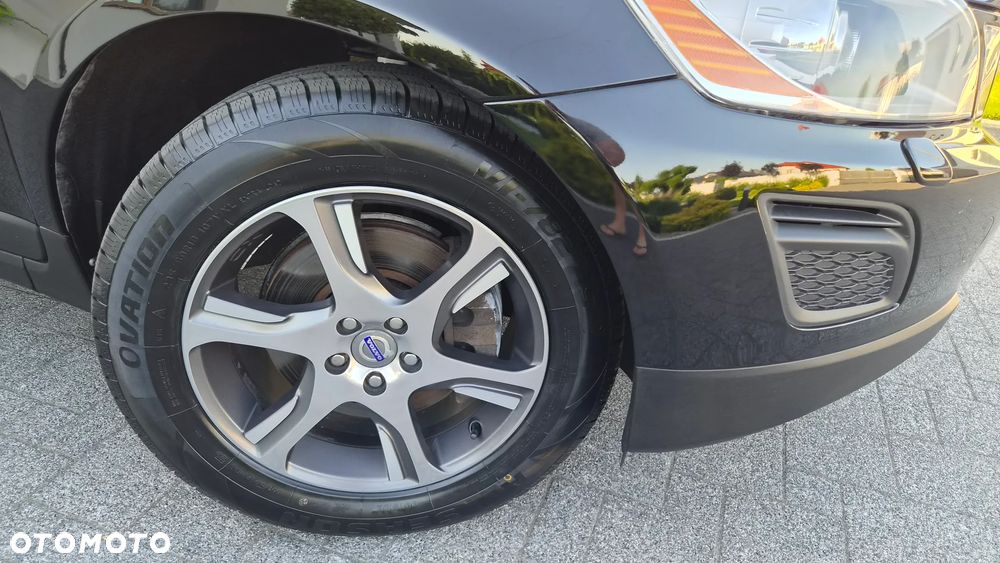 Volvo XC 60 D4 Momentum - 28