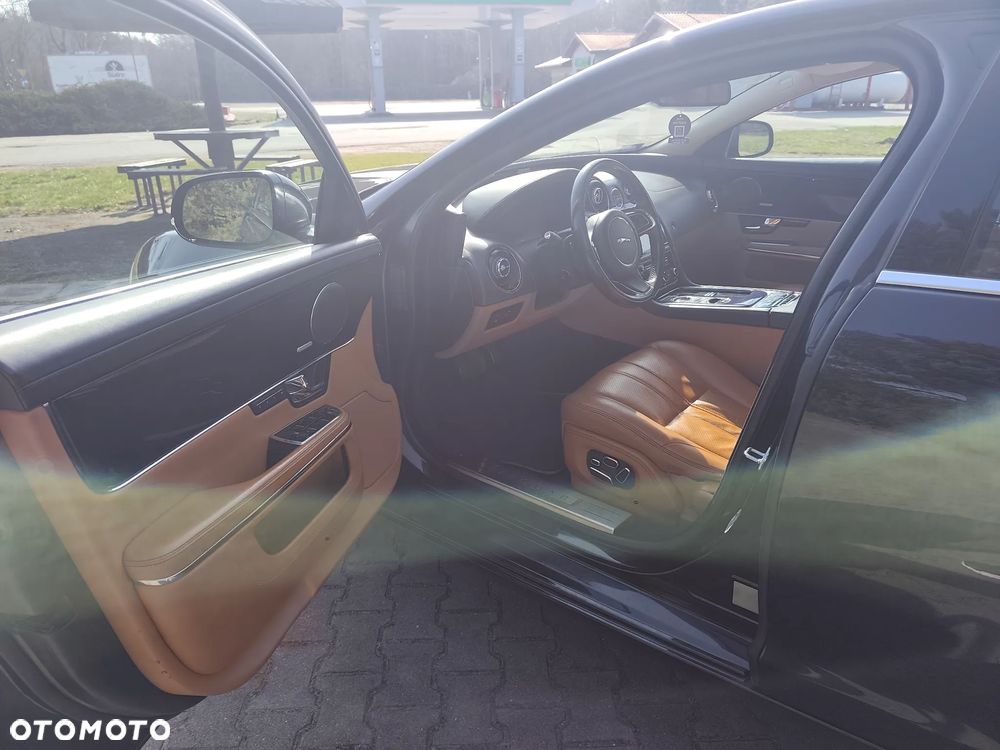 Jaguar XJ 3.0 D V6 LWB Portfolio - 15