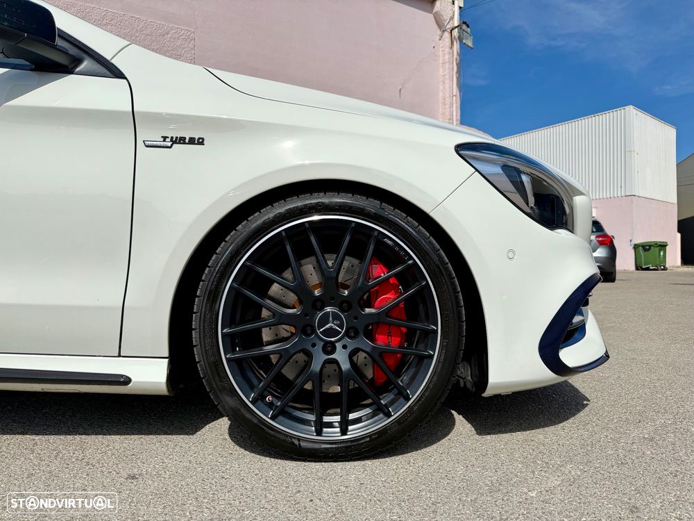 Mercedes-Benz CLA 45 AMG 4Matic Speedshift 7G-DCT Night Edition - 16