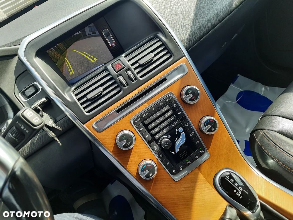 Volvo XC 60 D4 Geartronic Inscription - 17