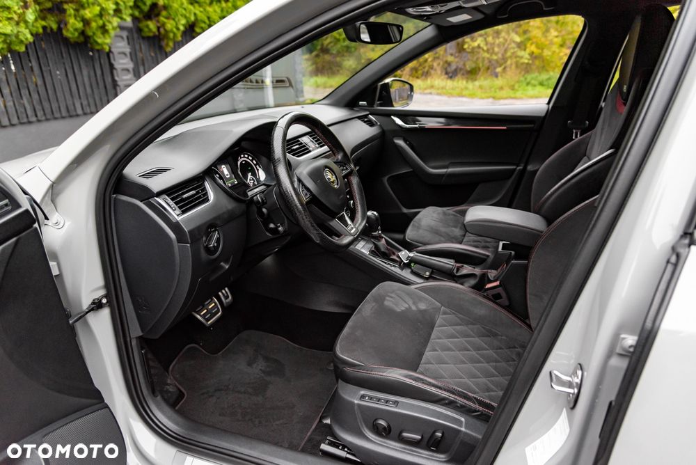 Skoda Octavia 2.0 TDI 4x4 DSG RS - 18