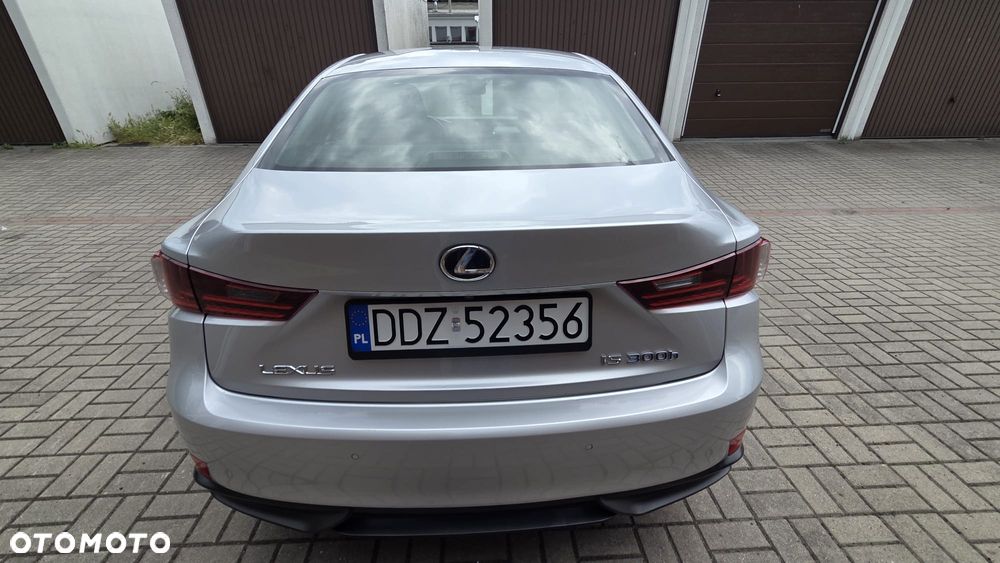 Lexus IS Sport Line - 12