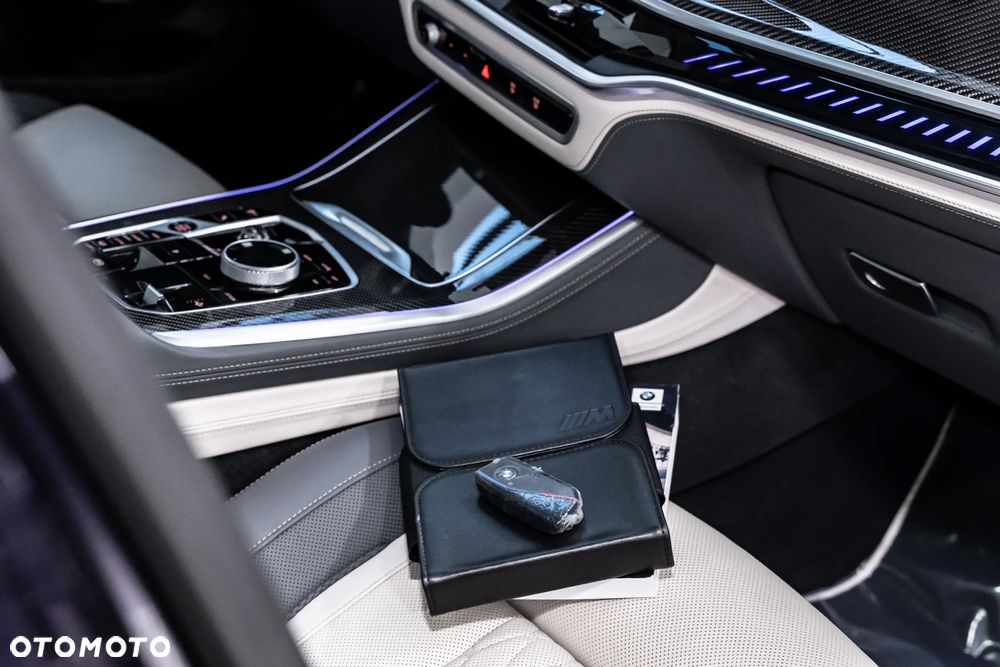 BMW X5 M M60i xDrive - 40