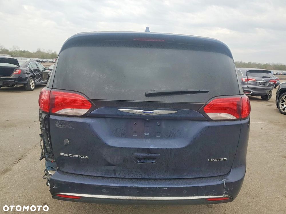 Chrysler Pacifica - 6