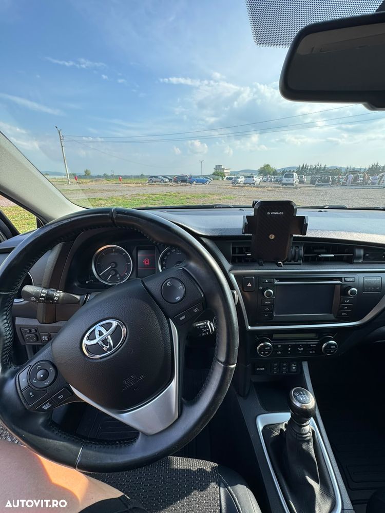 Toyota Auris 2.0 L D-4D Stop&Start Luna - 12