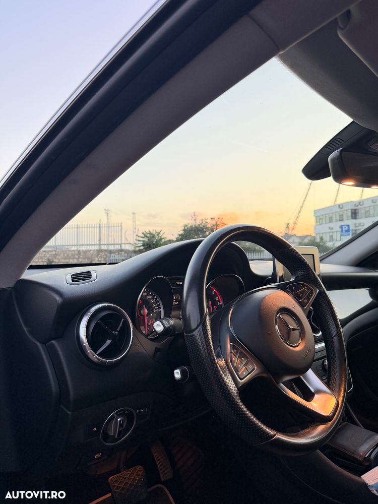 Mercedes-Benz CLA 220 d Aut. - 12