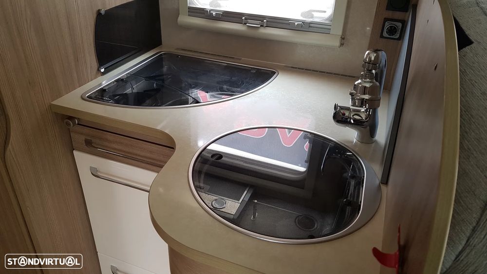 Rapido Serie 8F 891F Cama Central - 12