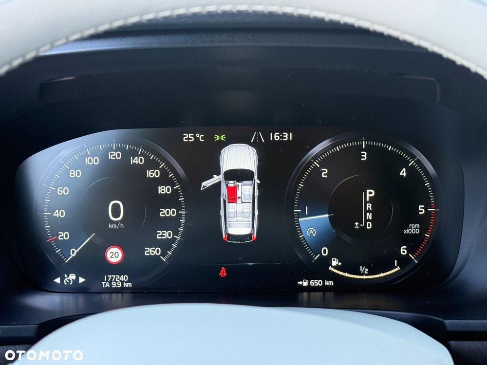 Volvo V90 Cross Country D4 AWD Geartronic Ocean Race - 32