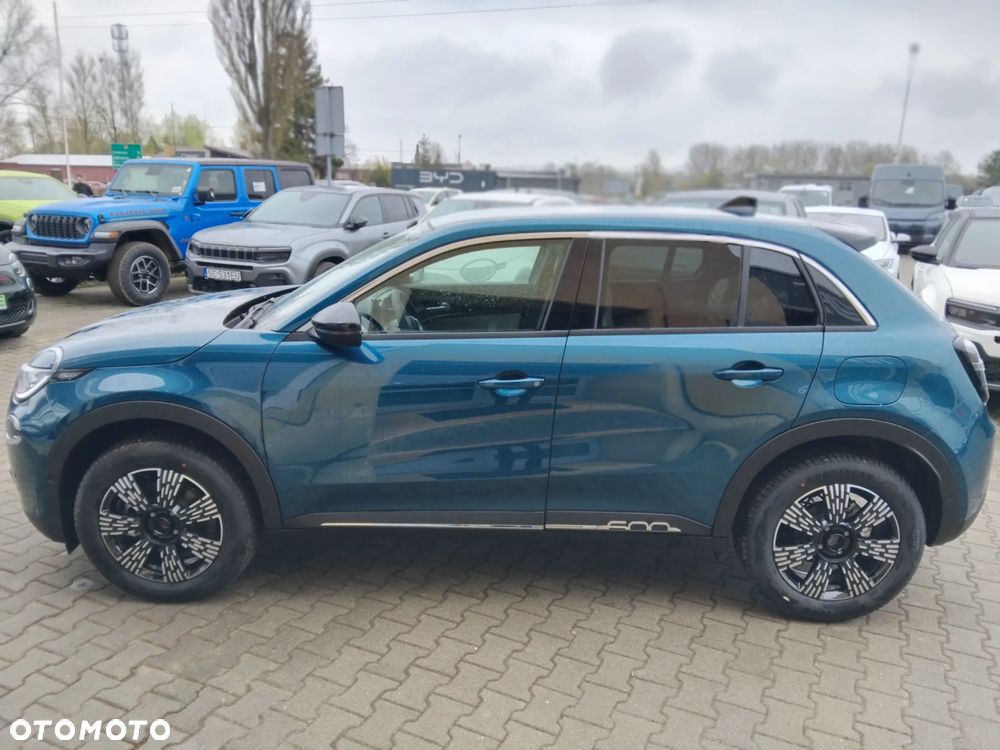 Fiat 600 1.2 Turbo La Prima eDCT - 2