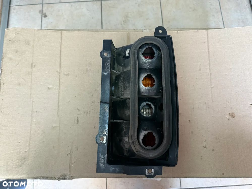 Reflektor / lampa tylna Jeep Grand Cherokee XJ - lewa strona - oryginalna - 2