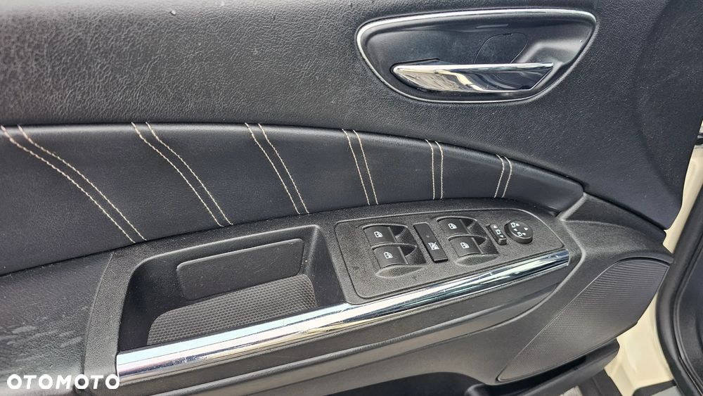 Lancia Delta 1.6 MJ Platino Selectronic - 15