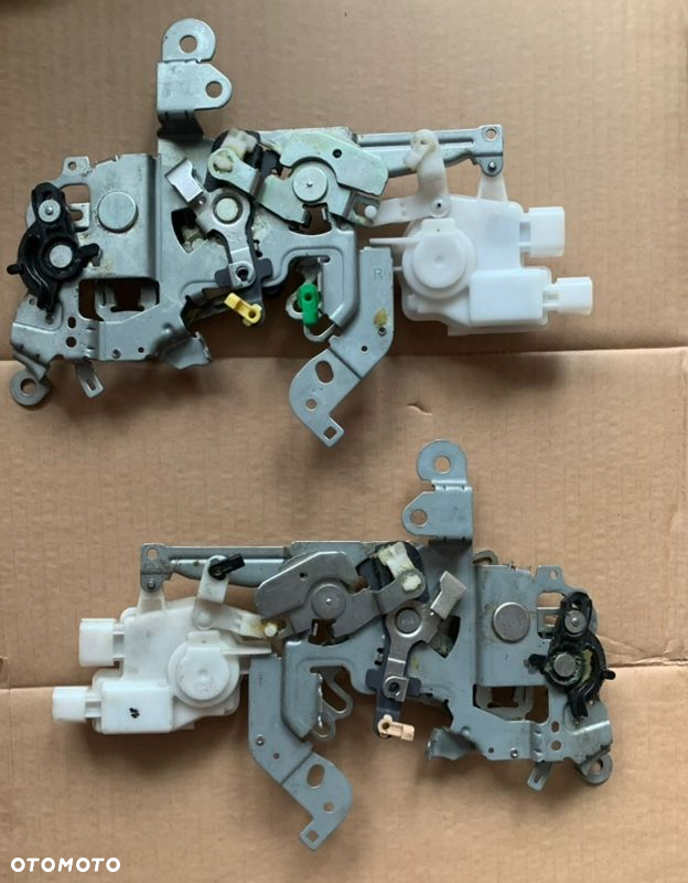 Mazda 5 cr 2005/2010r Światło stop trzeci stop lampa Tylna w klapę lamp przód tył sterowanie szyb i lusterek Lusterka zaślepki spryskiwaczy zbiorniki i tym podobne - 8