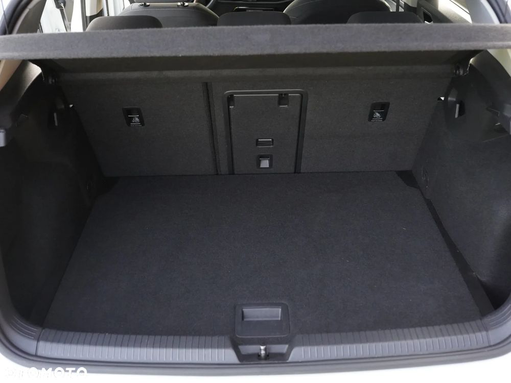 Volkswagen Golf 1.5 eTSI Style DSG - 40