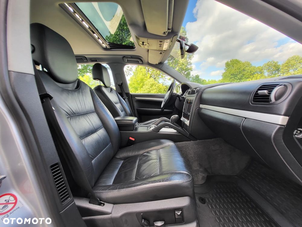 Porsche Cayenne - 16