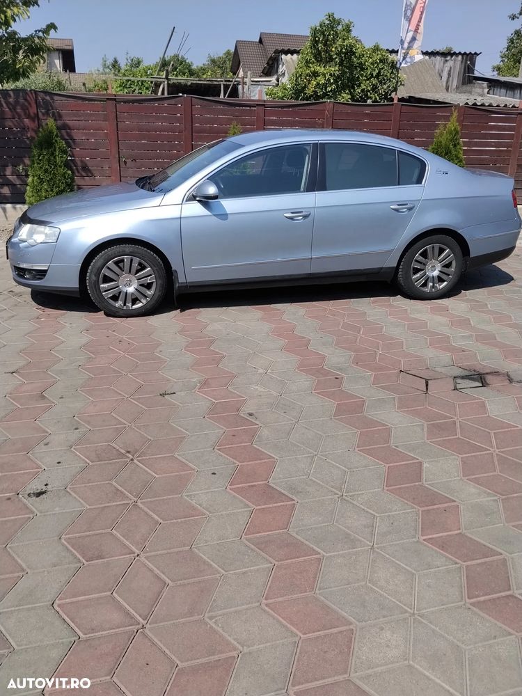Volkswagen Passat 2.0 TDI DPF Highline - 4