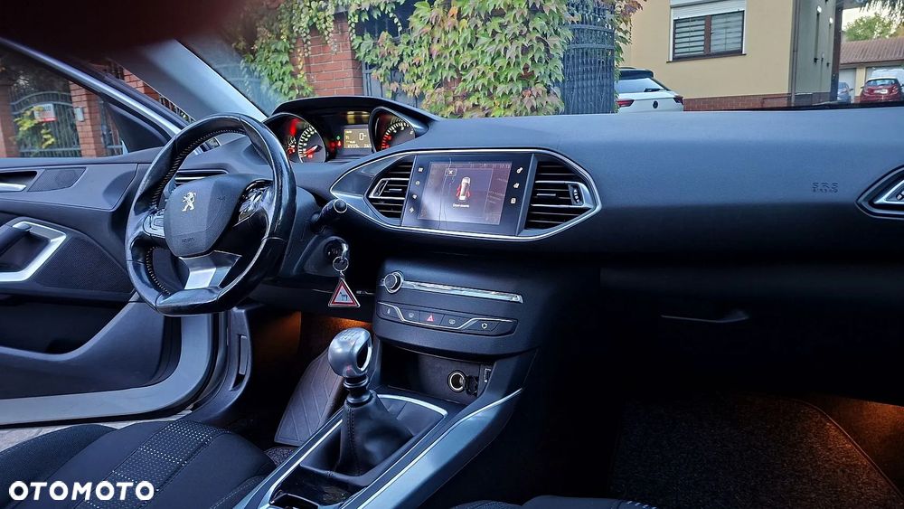 Peugeot 308 e-HDi 115 Stop & Start Niveau 2 Business-Line - 11