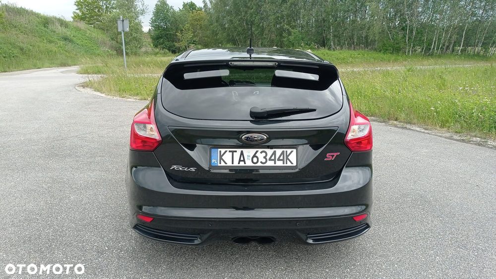 Ford Focus ST - 8