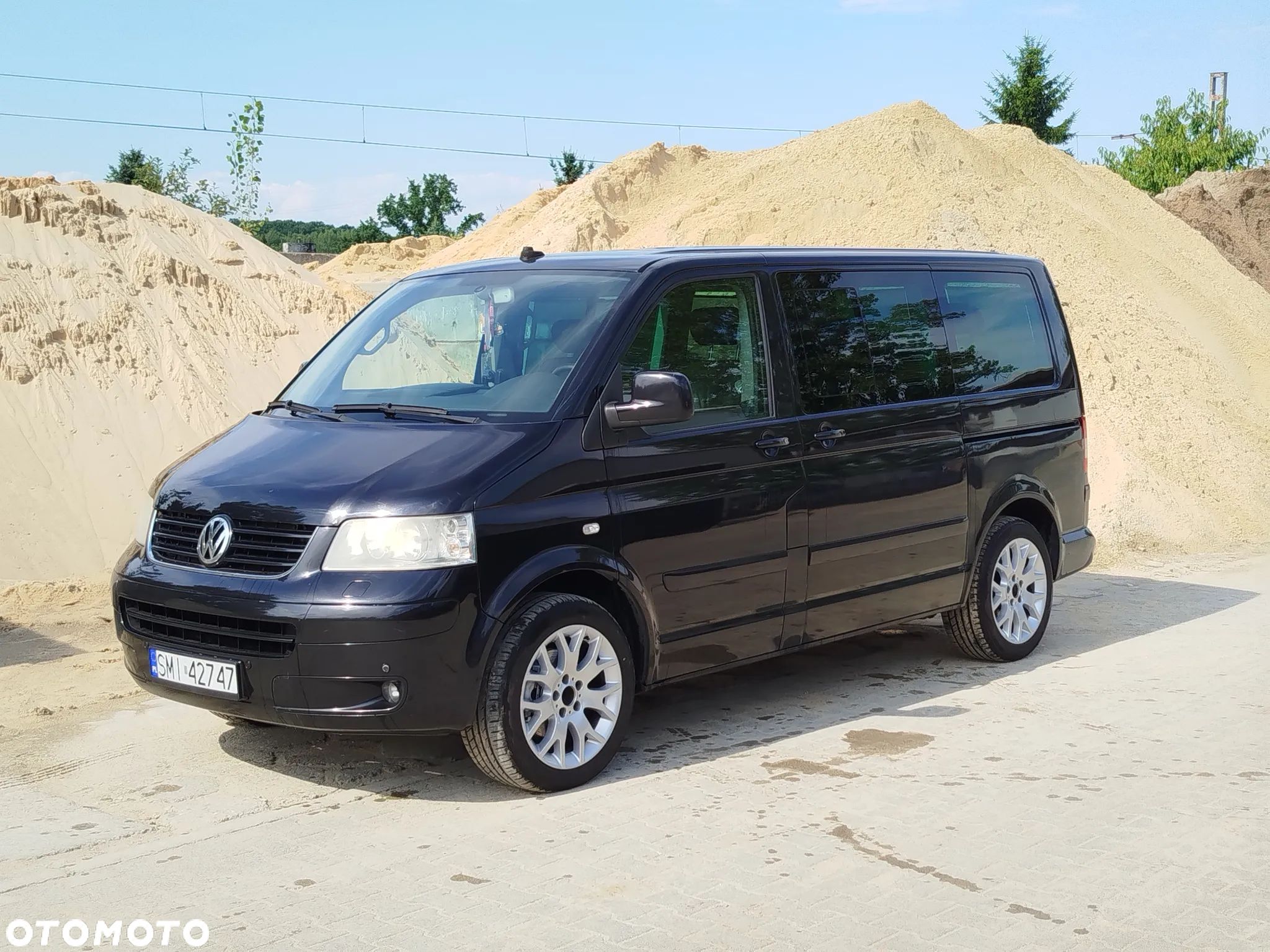 Volkswagen Multivan - 1