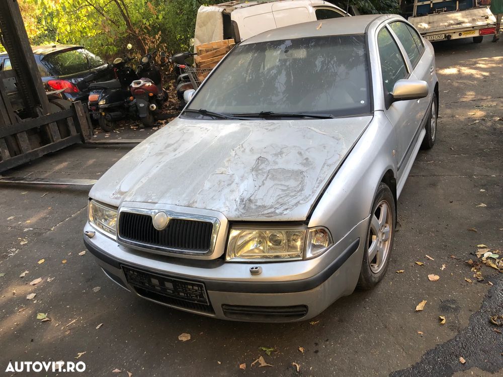 Dezmembrez Skoda Octavia 1 gri argintiu 1,9 diesel 2003 xenon - 4