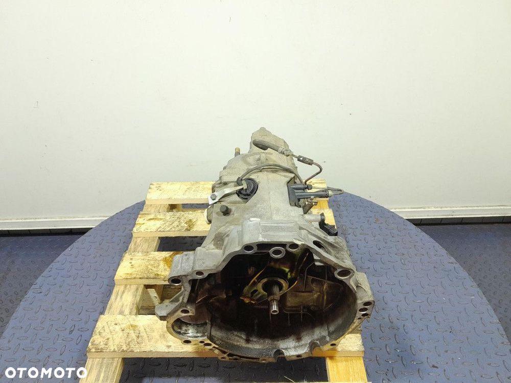 AUDI A4 B6  2.0 B 130 KM SKRZYNIA BIEGÓW MANUALNA GZN - 1