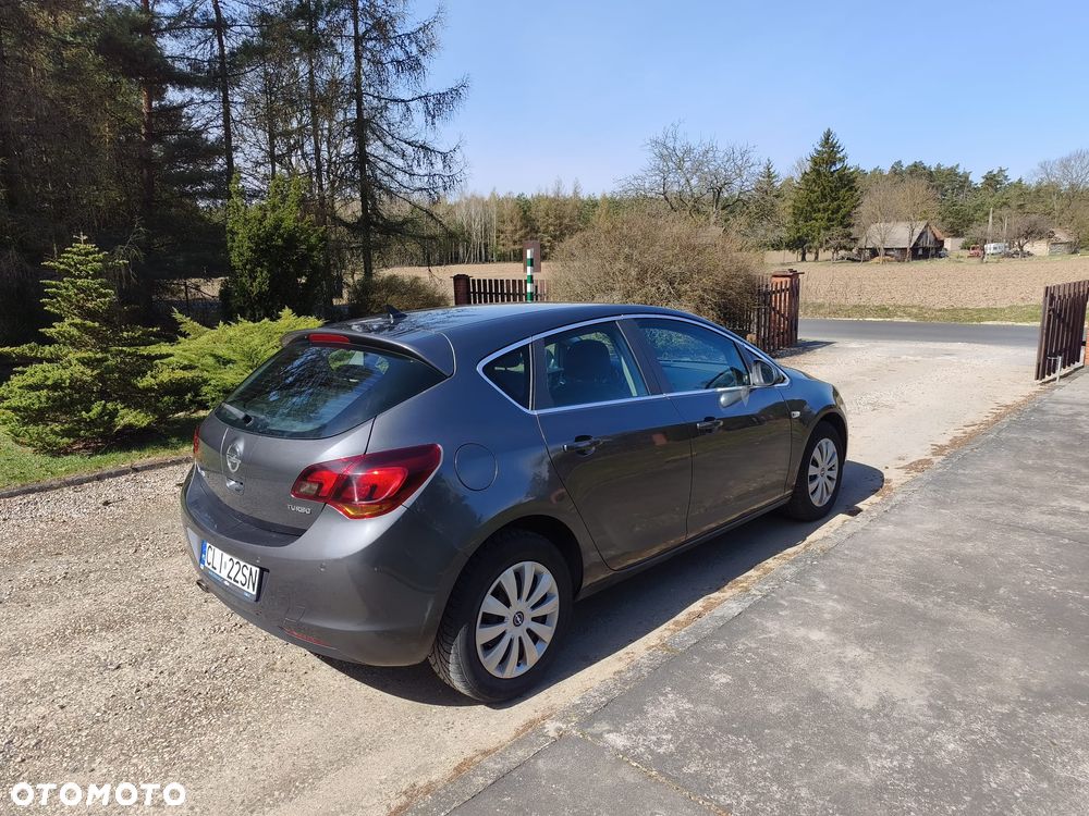 Opel Astra 1.4 T Cosmo - 4