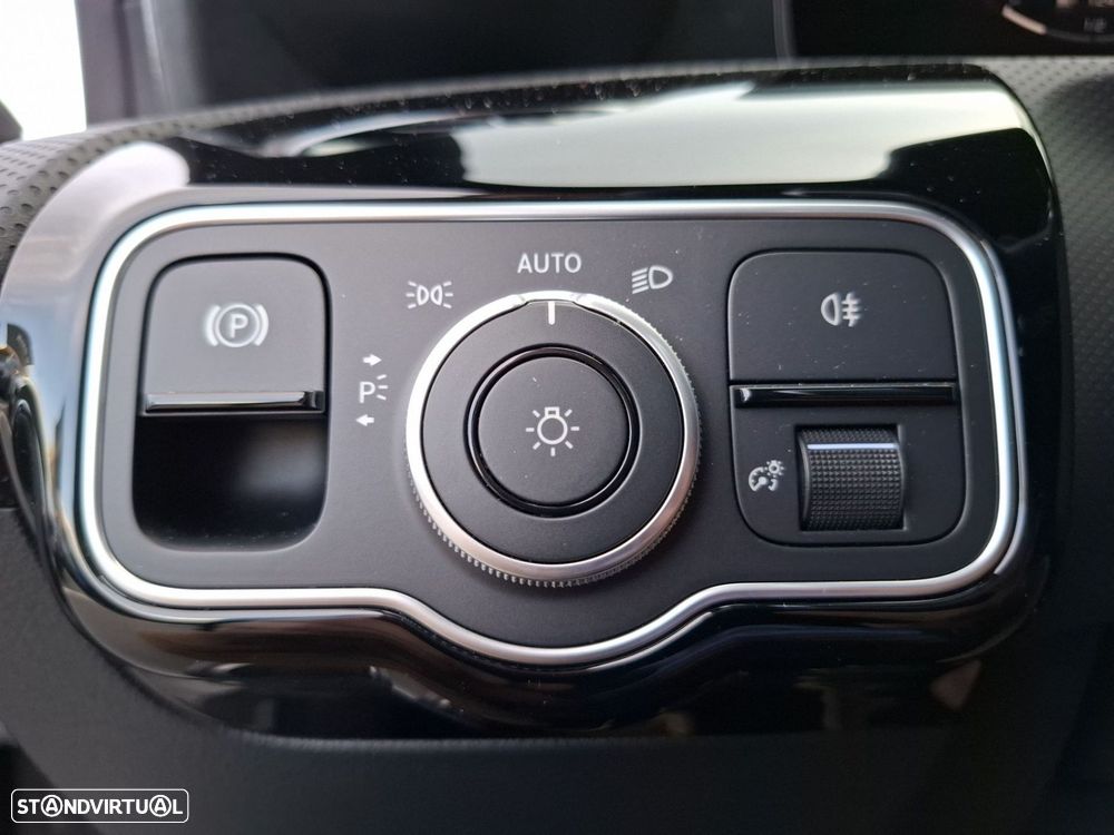 Mercedes-Benz CLA 180 d Shooting Brake AMG Line Aut. - 20