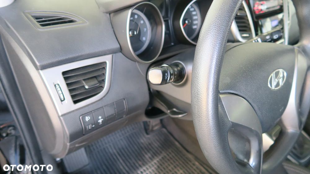 Hyundai i30 1.4 Trend - 17