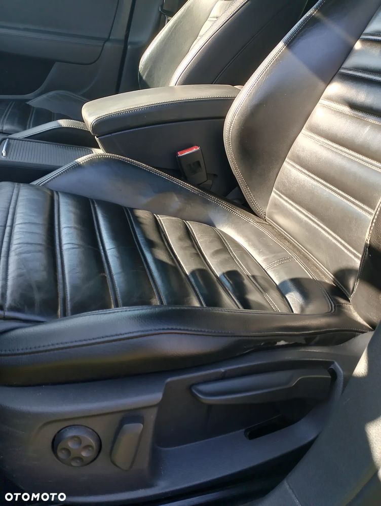 Volkswagen Passat - 2