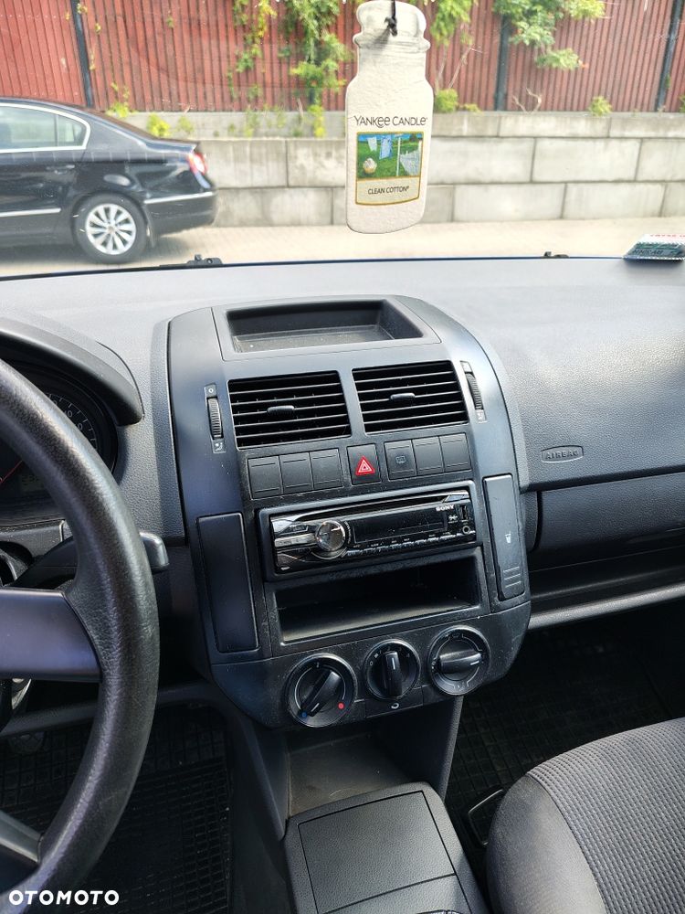 Volkswagen Polo - 8