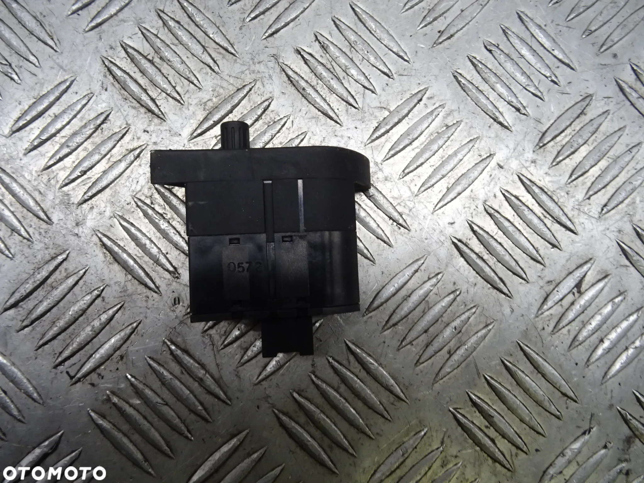 AUDI A4 B6 00-06 2.0B PRZEŁĄCZNIK ŚWIATEŁ 8E1919094 - 2