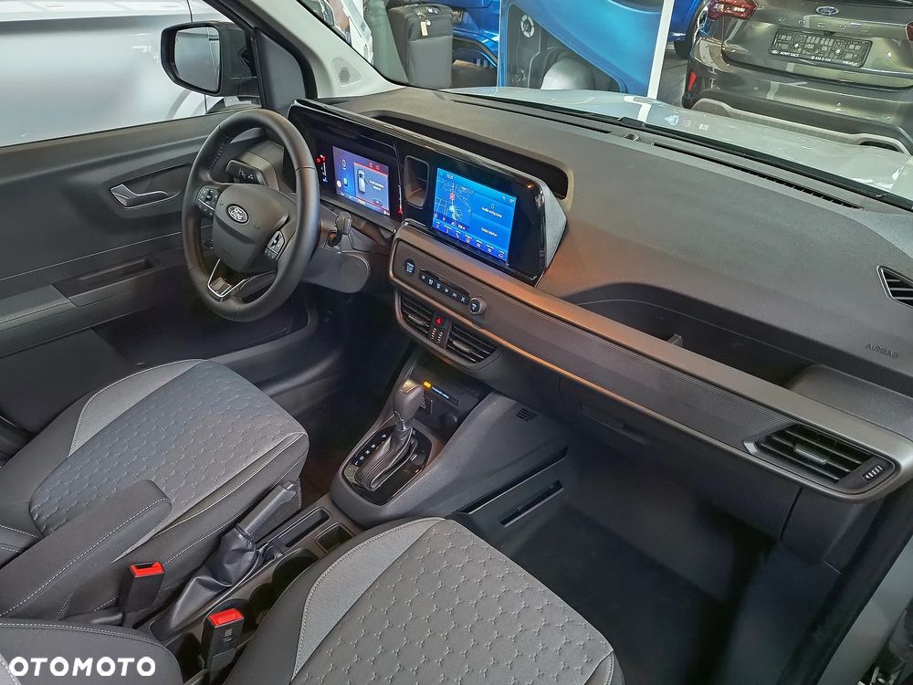 Ford Transit Courier - 20