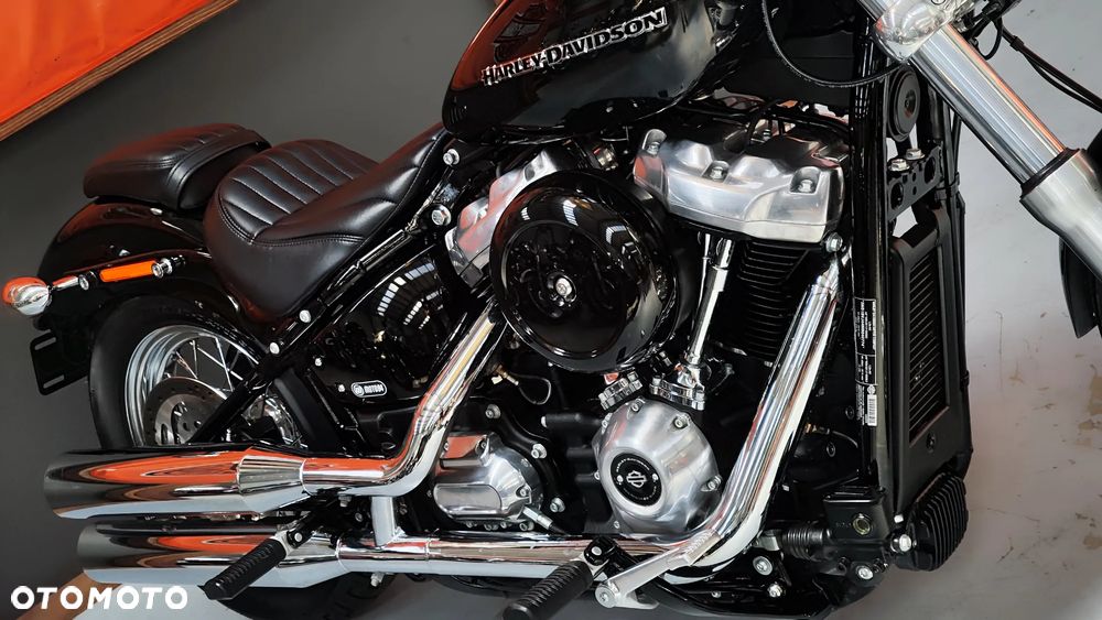 Harley-Davidson Softail Standard - 11