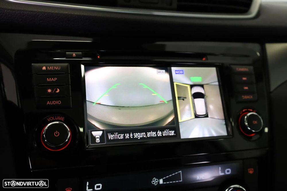 Nissan Qashqai 1.3 DIG-T N-Connecta LED+TT+SKY - 32